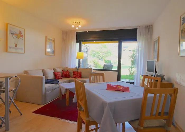 Appartement Lindenschloesschen & Schlossgarten Garmisch-Partenkirchen
