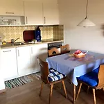 Lindenschloesschen & Schlossgarten * Garmisch-Partenkirchen