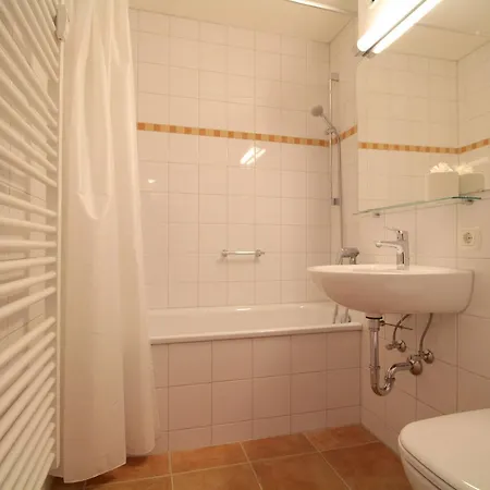 Apartmán Lindenschloesschen & Schlossgarten Garmisch-Partenkirchen