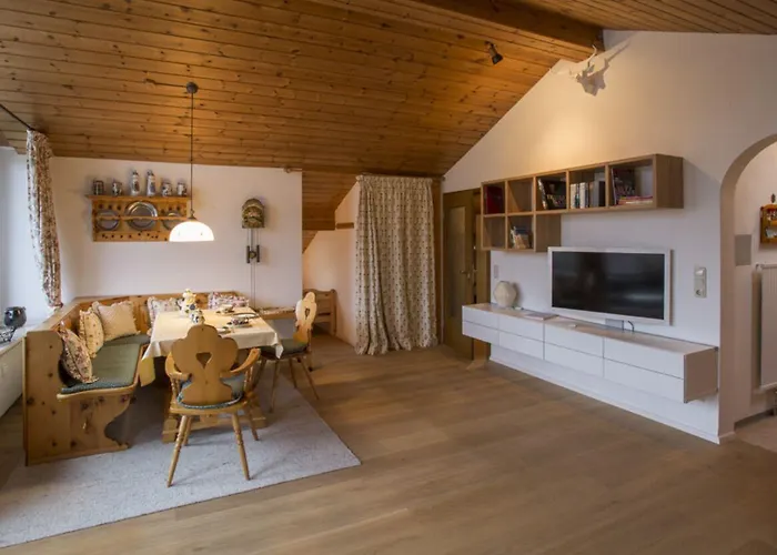 Apartmán Lindenschloesschen & Schlossgarten Garmisch-Partenkirchen